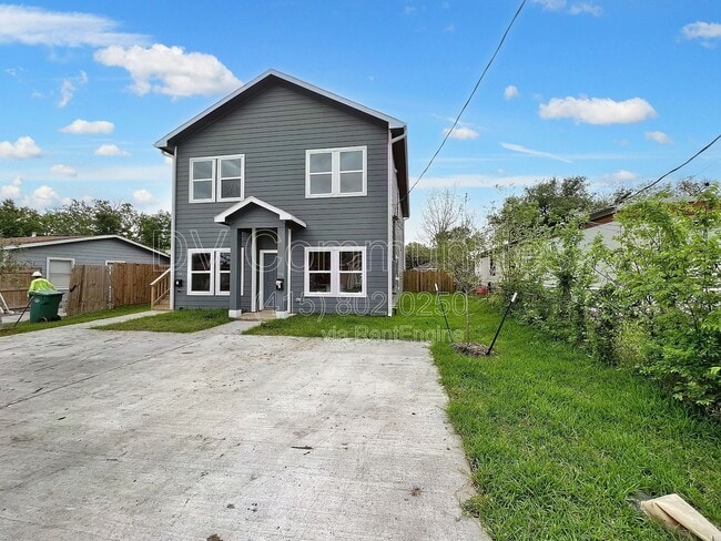 Primary Photo - 906 Boyd Ct