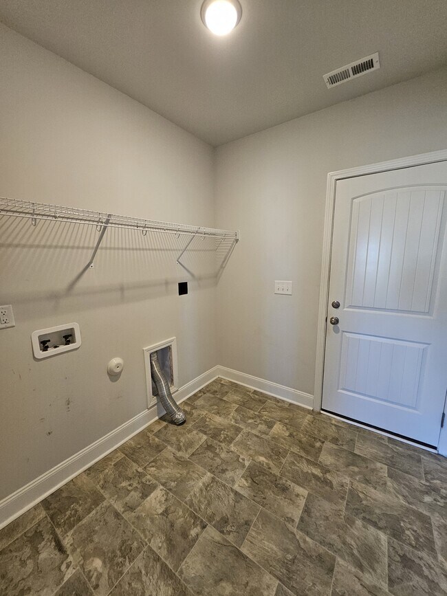 Building Photo - 112 Mergini Dr