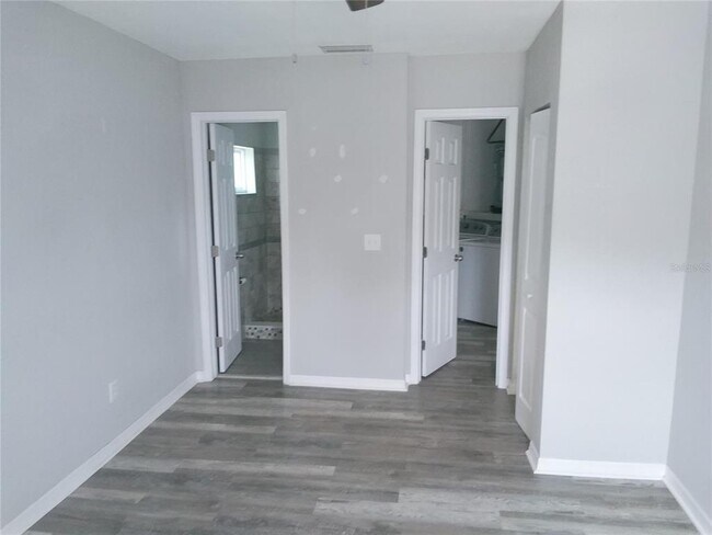 Building Photo - 6041 43rd Ave N