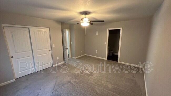 Building Photo - 5018 S Rosemary Dr