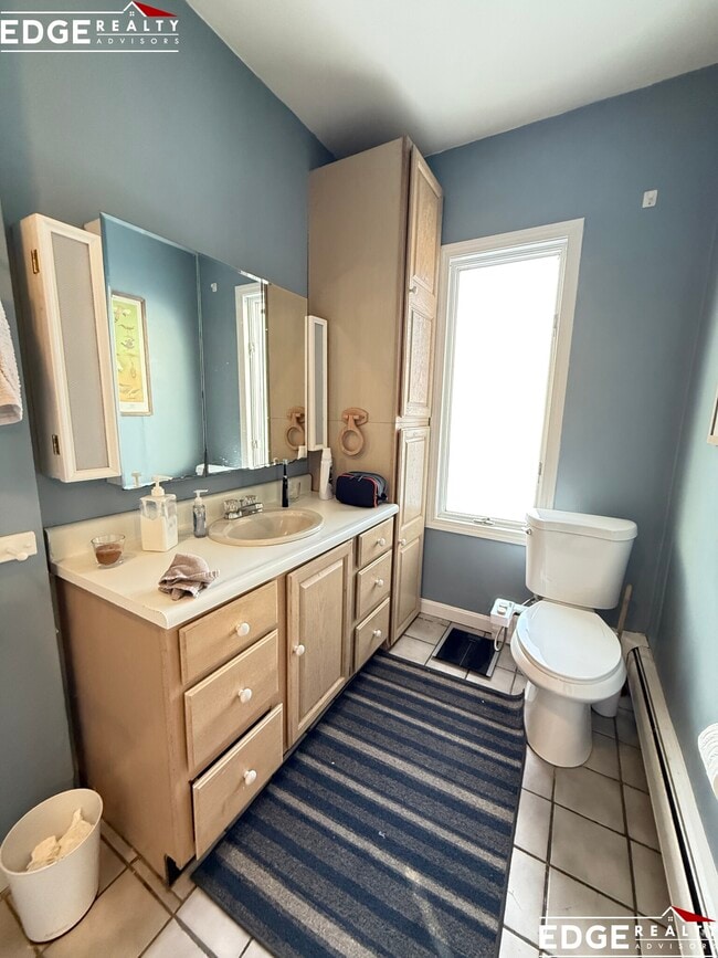 Building Photo - 14 Lyons Ct