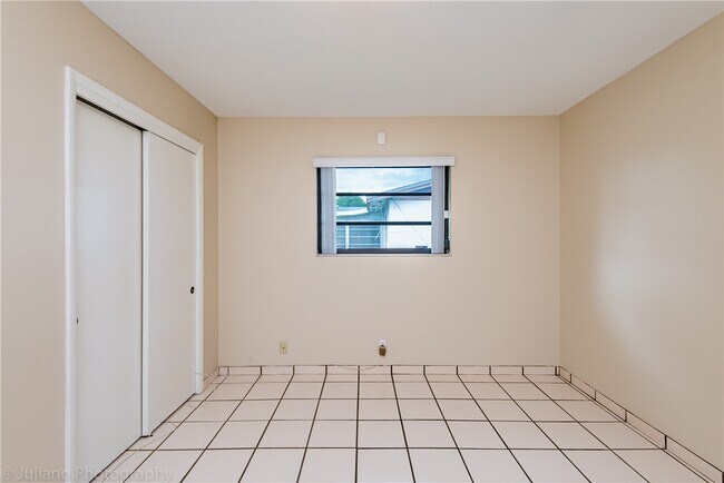 Building Photo - 5051 N Hwy A1A