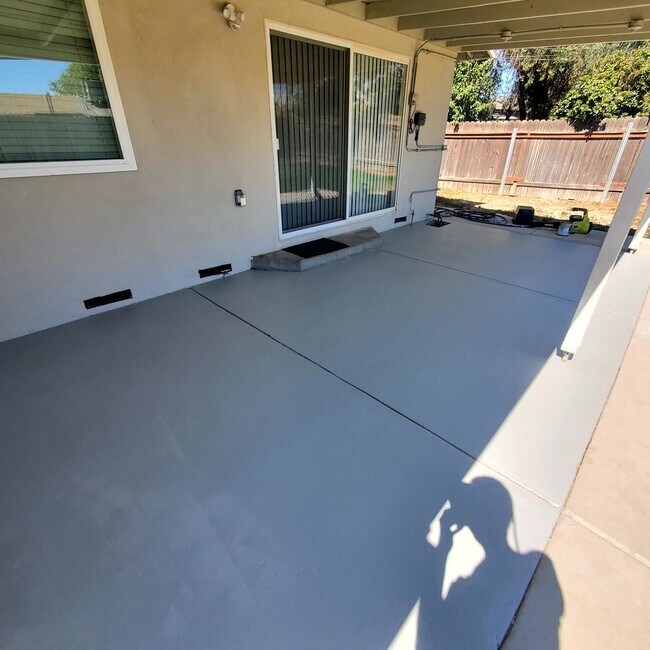 Building Photo - Renovated 3 Bed 1 Bath Home near Bradshaw and highway 50 in Rancho Cordova