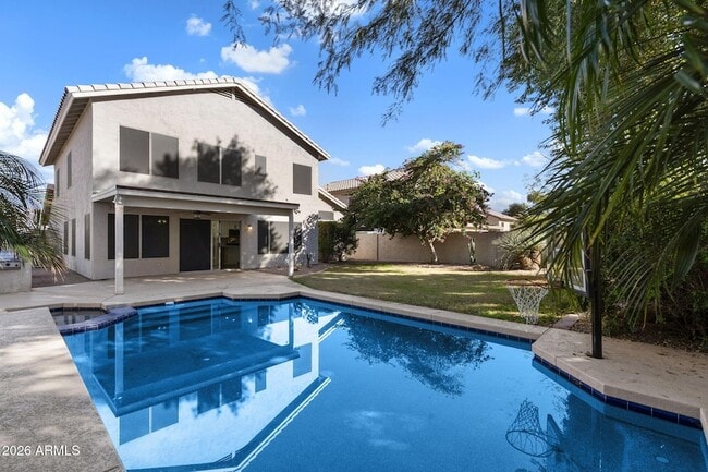 Building Photo - 1883 W Falcon Dr