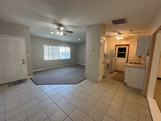 Building Photo - Lakeshore Gem with 3 Bedrooms and 2 Full Bathrooms in St. Cloud!