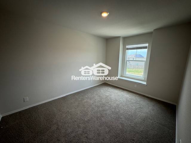 Building Photo - Two Story 4 bedroom / 2.5 bathroom in Whis...