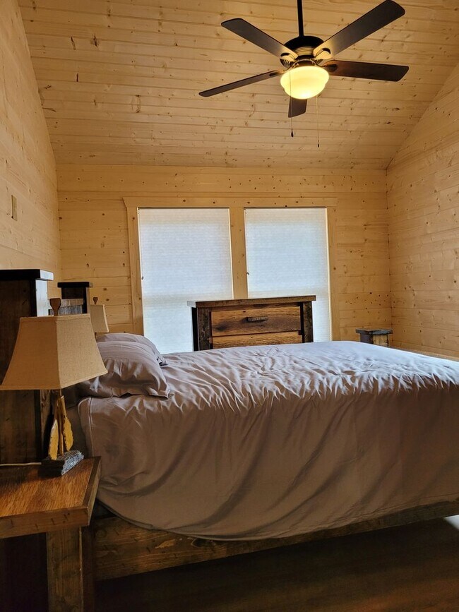 Building Photo - Beautiful Brand New 2bd Cabin in Trade, Tennessee