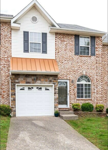 Building Photo - 617 Spence Enclave Way