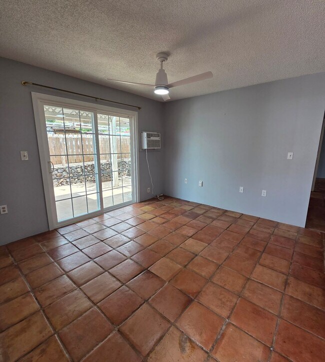 Building Photo - Downstair 2/1.5 Condo in South Kihei