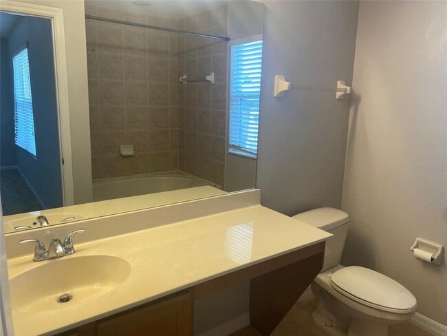 Building Photo - 2721 Retreat View Cir