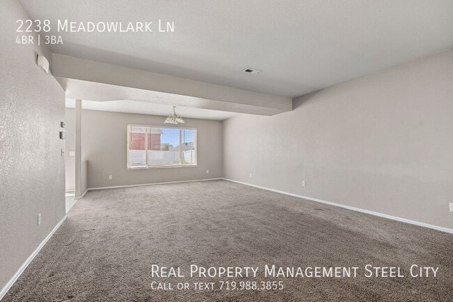 Building Photo - 2238 Meadowlark Ln