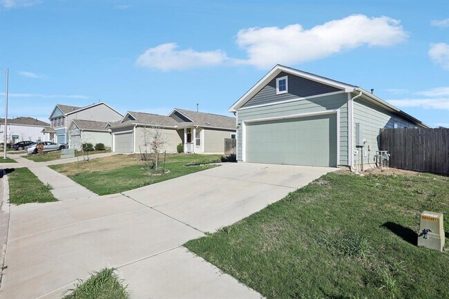 Building Photo - 15312 Sweet Mimosa Dr