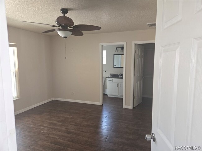 Building Photo - 5835 N Decarlo Dr