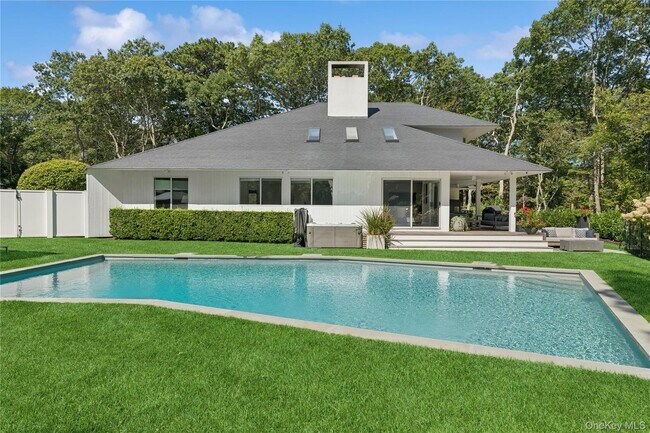 Building Photo - 10 Lakewood Ln