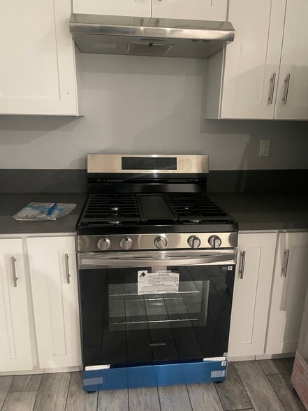 Building Photo - 12662 Bradley Ave