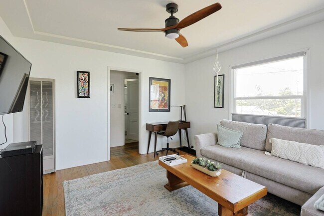 Building Photo - 3270 Cedar St