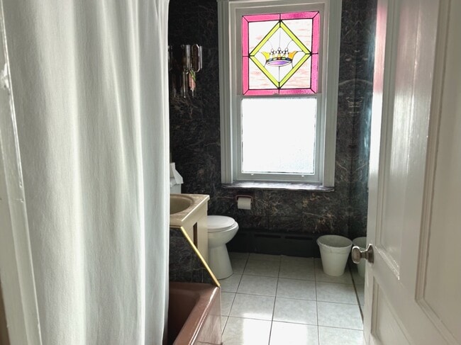 Building Photo - 131 Pensdale St