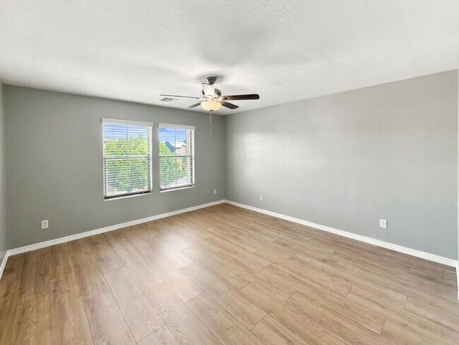 Building Photo - Gilbert 5-Bedroom Home with Pool, Loft & Primary Suite Downstairs – Minutes from Gilbert Regional...
