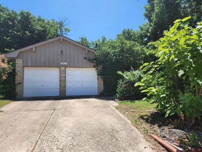 Building Photo - 1313 Whippoorwill Dr
