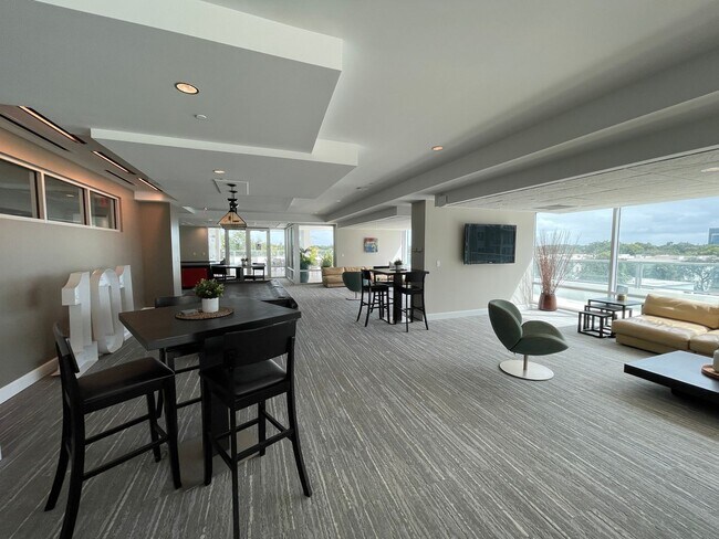 Building Photo - Modern High-Rise Condo in Downtown Orlando...