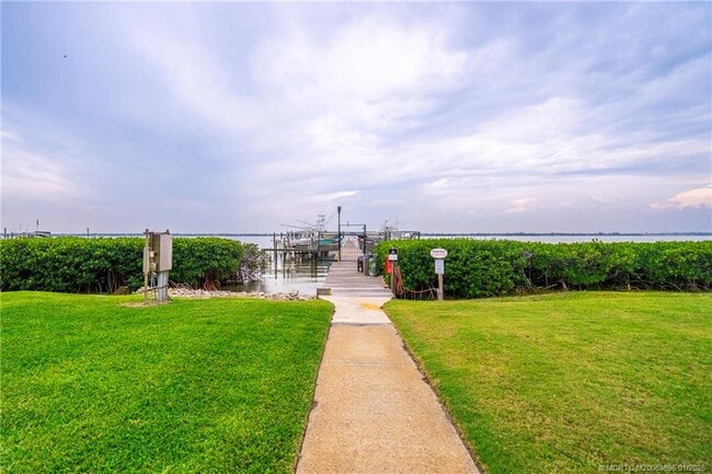 Building Photo - 2370 NE Ocean Blvd