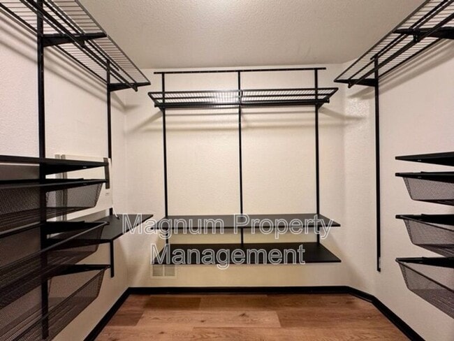 Building Photo - 41685 Woodridge Ave