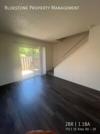 Building Photo - Two bedroom 1.5 bath Townhome in Milwaukie...