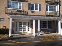 Building Photo - 4 Consulate Dr