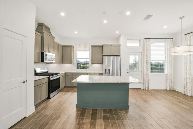 Building Photo - 21131 Medina River Dr