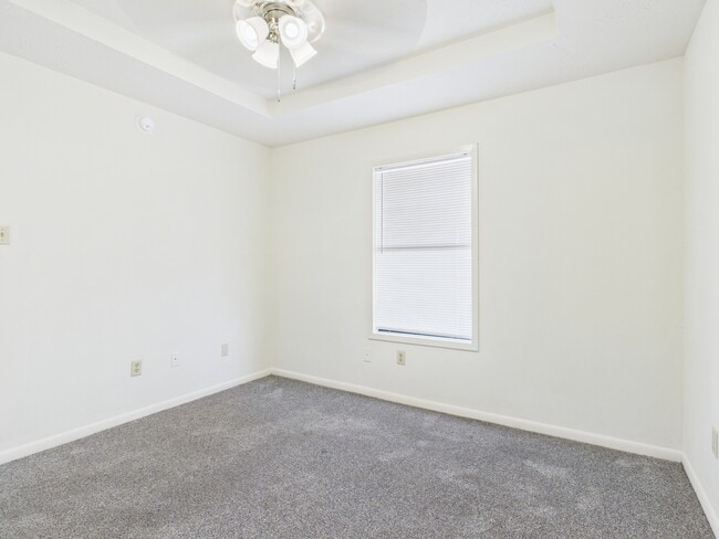 Building Photo - 1802 Woodsman Dr