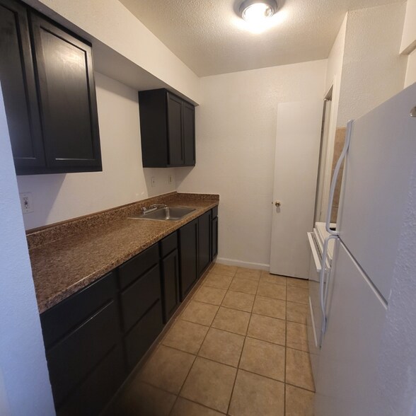 Building Photo - 2701 Perez Rd