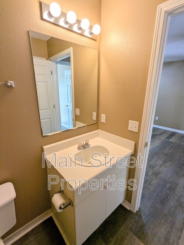 Building Photo - 1511 Galvin Ave