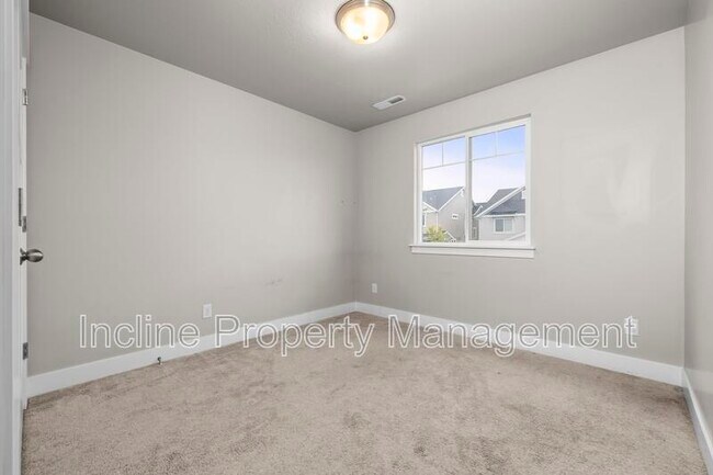 Building Photo - 4863 Spire Wy