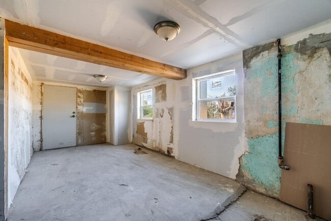 Building Photo - 1019 N Main St