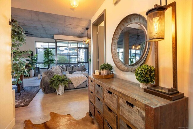 Building Photo - 1050 Island Ave