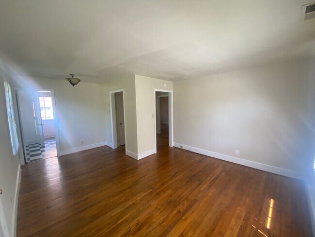 Building Photo - 2600 Spring Garden St