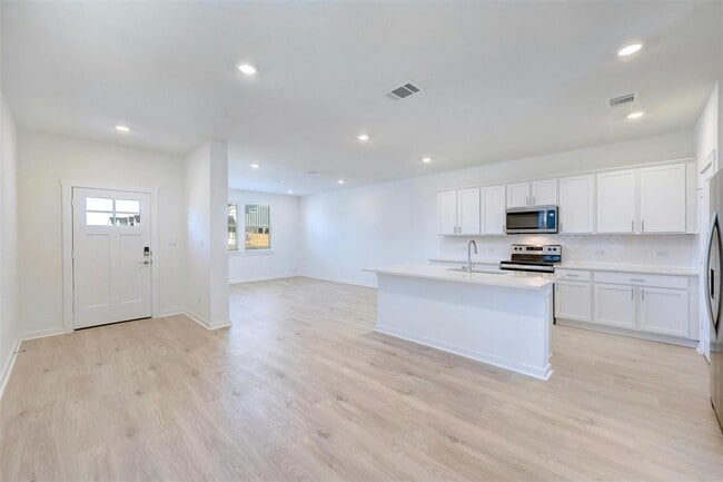 Building Photo - 2301 Wallin Bradley Dr