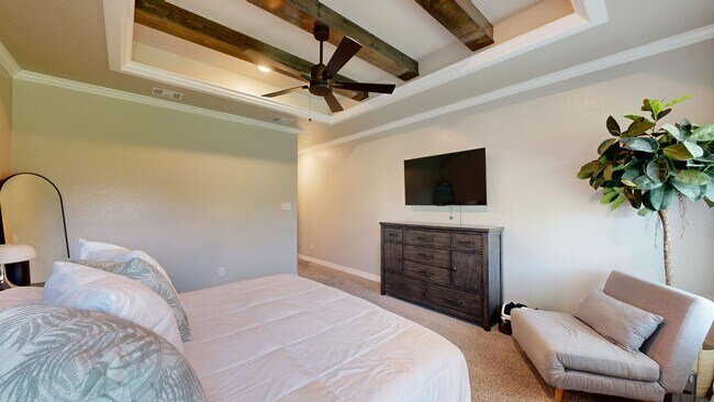 Building Photo - SOLAR PANEL 4 BEDROOM HOME  IN HERITAGE OAKS!