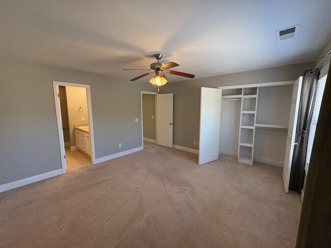 Building Photo - 1921 Wayne St