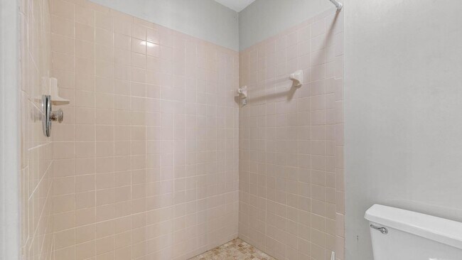 Building Photo - 2900 Olivewood Terrace