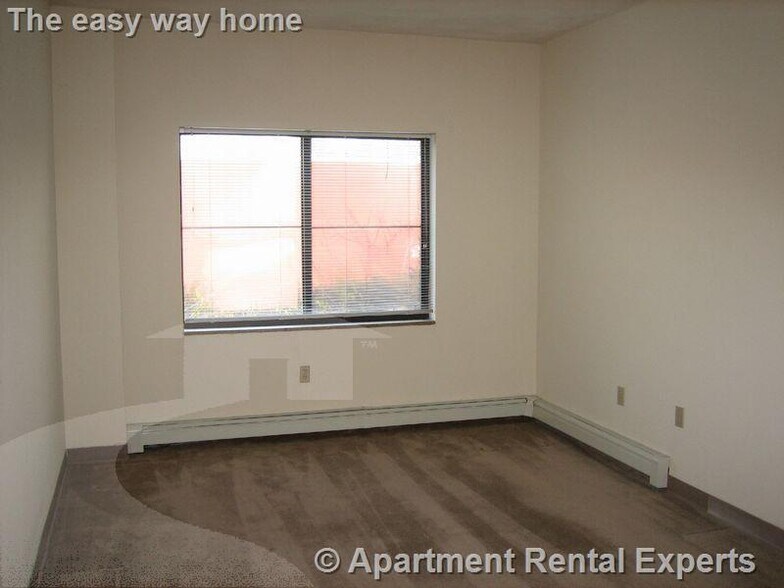 Building Photo - 373 Highland Ave