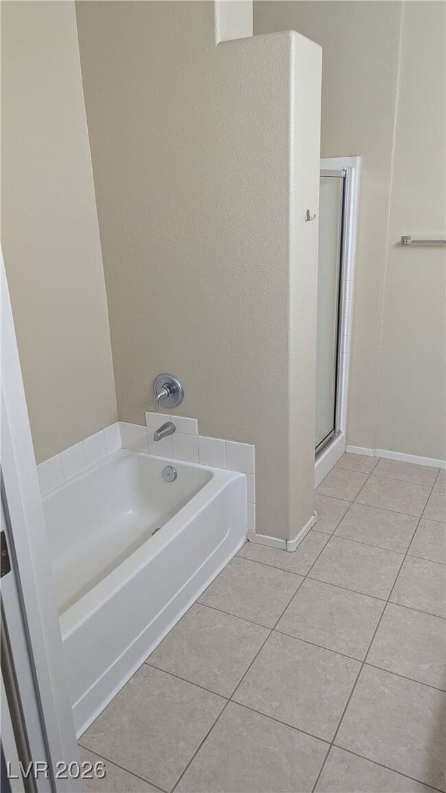 Building Photo - 2291 W Horizon Ridge Pkwy