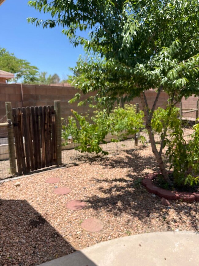 Building Photo - Corrales Heights Rental