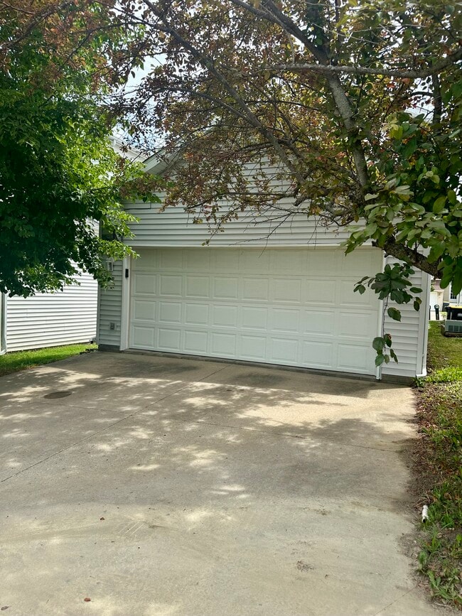 Building Photo - 2786 Irving Ave