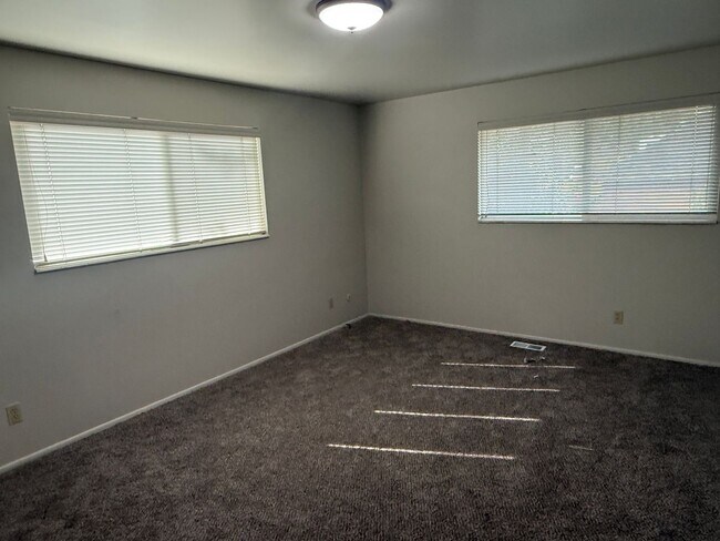 Building Photo - 2583 N 550 E