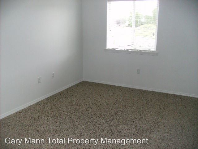 Building Photo - 109 E Mizzou Ct