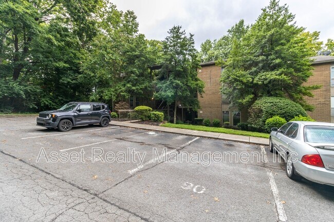 Building Photo - 8510 Madrid Ct
