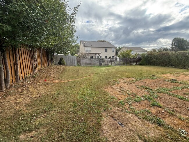 Building Photo - Beautiful 3-Bedroom Home for Rent in Bloomington, IN