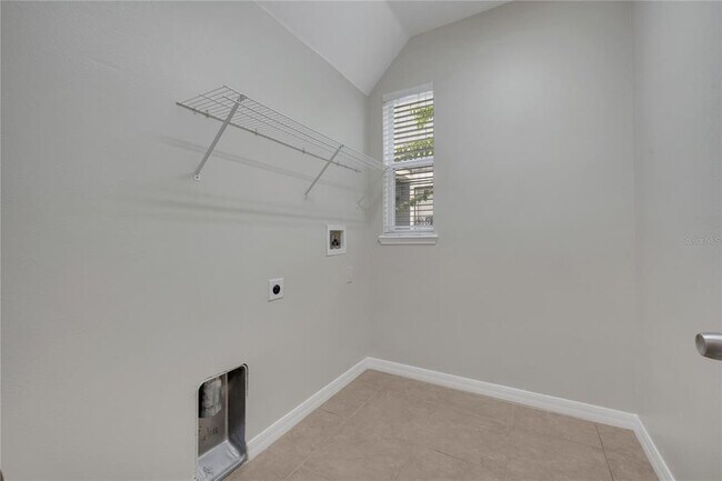 Building Photo - 6408 S Goldenrod Rd