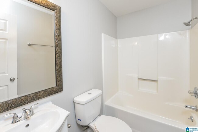 Building Photo - 155 Lake Country Dr
